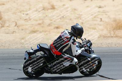 media/Apr-10-2022-SoCal Trackdays (Sun) [[f104b12566]]/Turn 9 (130pm)/